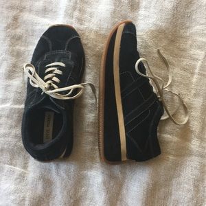 Vintage suede Steve Madden platform sneaks